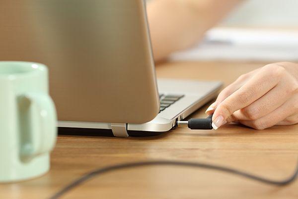 Notebook só funciona ligado na tomada bateria ruim