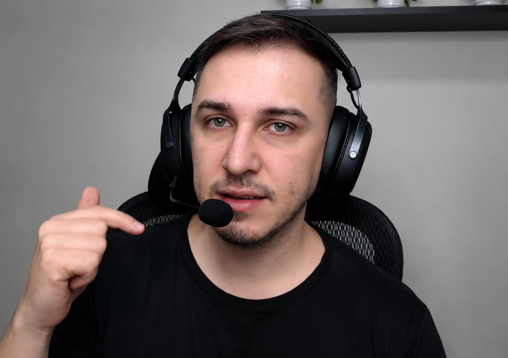 Teste de conforto do headset gamer Akko Verge S9 Ultra sendo utilizado